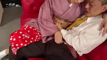 美熟女ダラケの乱交パーティー1