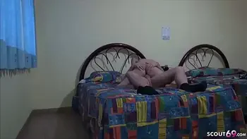 German Tourist - ECHTE THAI HURE WIRD VON DEUTSCHEN URLAUBER AO GEFICKT