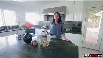 Jealous stepmom showed me how women suppose to fuck