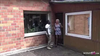 German Mature - Notgeile Deutsche Mutter fickt den Schwarzen von Baustelle