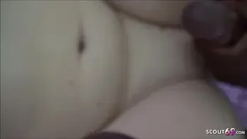 German Teen - Haengetitten Studentin bei Amateur Dreier mit 2 Schwarzen