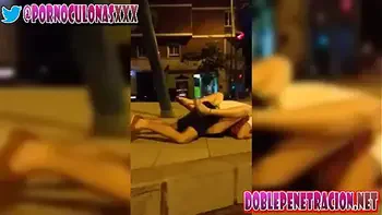 Me encontre con esta pareja FOLLANDO en la calle