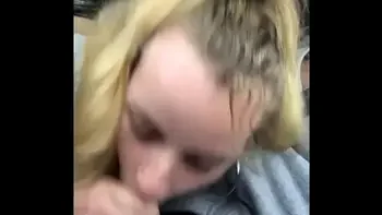 Sucking an amazing cock in the car !