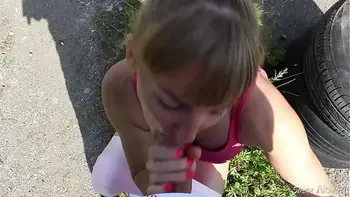 UNEXPECTED FUCK OUTDORS. ATHLETIC GIRL FUCKED BY A STRANGER AFTER JOGGING