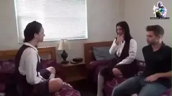 Colegiala follando hermano