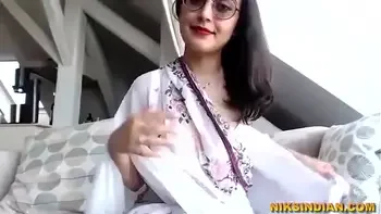 बॉलीवुड डायरेक्टर ने एक्ट्रेस को ऑडिशन पे नंगा करके नचाया और अपनी हवस का शिकार बनाया