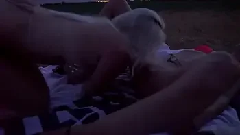 2Blondes Picknicking turns to big Dicknicking