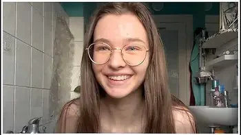 Teen 18+ Squirt! Fick Den Riesendildo