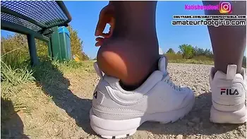 Dominant Gigant Girl - Lick My Shoes, Feet, Smell My Ballerinas And Nylons Shoeplay Dipping