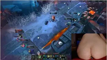 Gamer Girl In Stimulation In Ass And Pussy While Playing League Of Legends #14 Luna