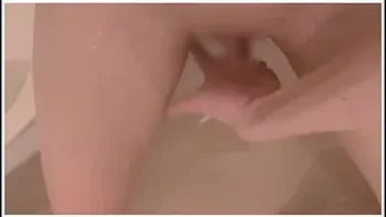 調教2日目　家族に隠れてお風呂てオtニー