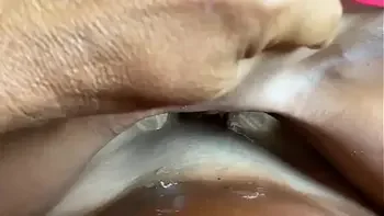 Mouille et explosion de sperme