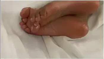 Black Girls Shows Off Her Oily Feet While She Gets Fucked
