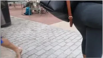 FAT JIGGLY ASS IN SPANDEX(MAJOR VPL!!!!!)