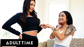 Hot Lesbian Sex: Karlee Grey & Avery Black Fingering and Pussy Eating in Interracial Reality Show