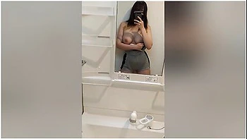 Uafbrudt Orgasme! Storbrystet Collegepige Kommer I Selfie Onani...!