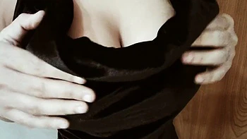 Suck My Big Boobs,,big Boobs Girl Feeling Horny, Does Anyone Want To Suck My Boobs,,bouncing Big Tits