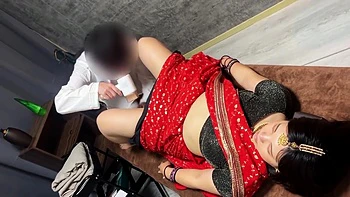 Indian College Girl Got Sex By Pubic Hair Removal Salon Employee! Desi, Blowjob, Saree, Amateur, Uncensored