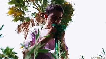 Wet Sneaky Blowjob With Sapphire Astrea And Jordi Big Cock