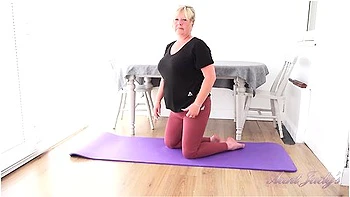 Working Out With 51yo Mature Milf Chantelle Blue