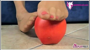 Snow White In Black Pantyhose Masturbates Apple