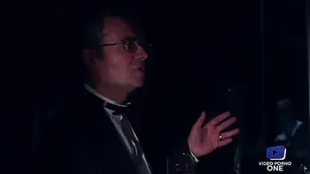 Sophia, baisée au bureau sous les yeux des voyeurs