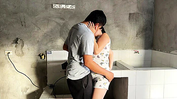 Manuela Alvarez gets wild with a hot mason in Hindi audio 4K porn