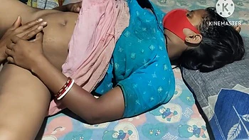 Village Bhabhi In Indian Desi Sex Video Hindi
