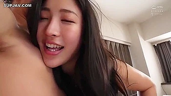 Emiri Momota The Housewife With A Nice Ass