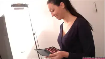 Amateur couple took sexy experienced milf for threesome