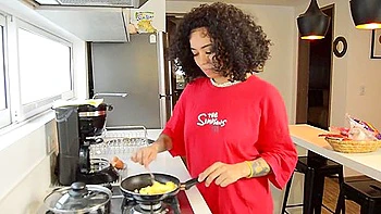 I Make Breakfast To My Roommate And End Up Excited In The Kitchen