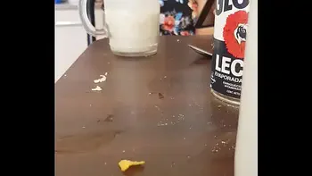 camara espia a sobrina sin calzon