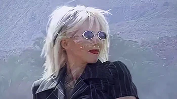 Selen The Queen: Sahara (1998, Italian Full Movie) - Selen, Reka Gabor, Dina Pearl - Selen De Rosa