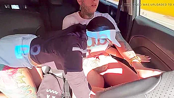 Bumanguesa Katti Blake Fucks In The Middle Of Panachi Park For A Big Cock