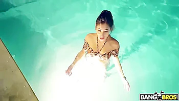 Sexy Vacation Day 1 - Tony Rubino And Kira Perez