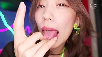 [pred-437] Aika Yamagishi, A Beautiful Woman Who Stimulates Your Five Senses With Her Moist Whispering And Affectionate Fap Support Scene 5