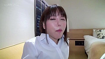 02H0522-Female boss attacking subordinates in a shared room on a business trip