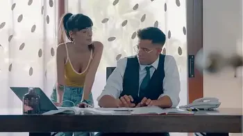 Sweet Caomei Wants to Cheat With Her Boss