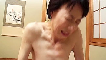 Short-haired Older Woman With A Neat Look! A Mature Beauty With A Refreshing Charm And A Sexy Contrast 4