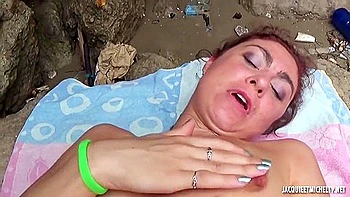 French Porn - Julia Aime Le Sexe A La Plage - Amateur Porn