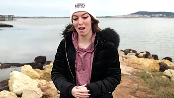 Rose is blowing out two big candles for her 20th birthday! - Jacquie et Michel TV