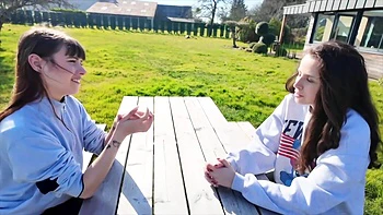 Jess in an incredible FFH threesome! - Jacquie et Michel TV