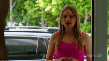 Babysitter Scarlett Saige Goes Nudist