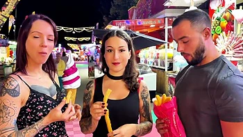 Sienna discovers voyeurism with Pam... - Jacquie et Michel TV