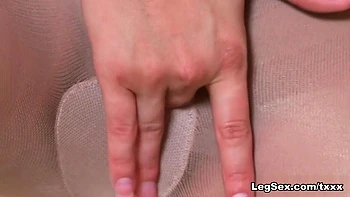 Bathtub Foot Play - Mia Bella - Leg Sex