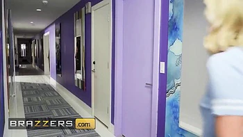 Hot - Jimmy Meets His Gf Chloe Temples Stepmom Cherie Deville & Soon After They Get A 3some