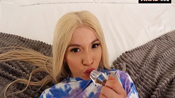 Kenzie Reeves Turns Butthole Into Anal Cum Dumpster