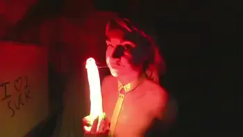 kelly copperfield deepthroats LED glowing dildo on webcam