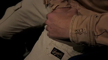 shasha baise un mec dans les chiottes du cinema