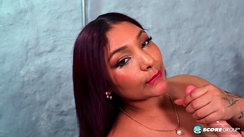 Ashlinx Was Eager to Show Her Big Boobs - Ashlinx - XLGirls